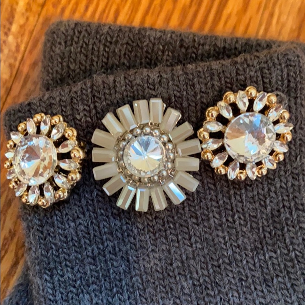 Gray Gloves - Picture 3 of 3